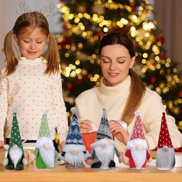 Tomte kalender - Räkna ner dagarna till julafton med en ny charmig tomte varje dag - Bild 4